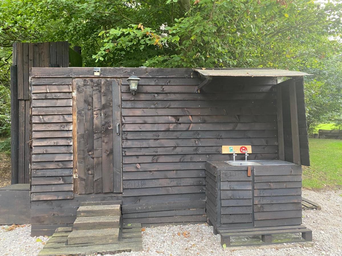 The Shepherd'S Hut - Wild Escapes Wrenbury Off Grid Glamping - Ages 12 And Over Baddiley Bagian luar foto